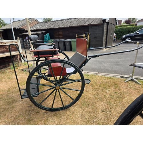  Bennington two wheel carriage, c.2005, with optional extra rear step fitted, to suit 14.2 - 15.2 hh,... 
