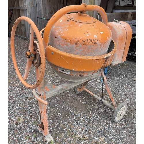 Lot 4         