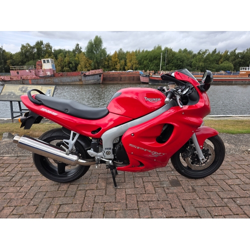 302 - 1999 Triumph Sprint ST, 955cc. Registration number T959 OKK. Vin number SMTTF600MGX088101. Engine nu... 