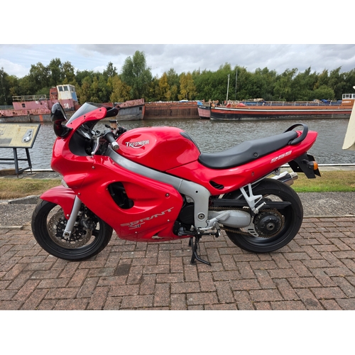 302 - 1999 Triumph Sprint ST, 955cc. Registration number T959 OKK. Vin number SMTTF600MGX088101. Engine nu... 