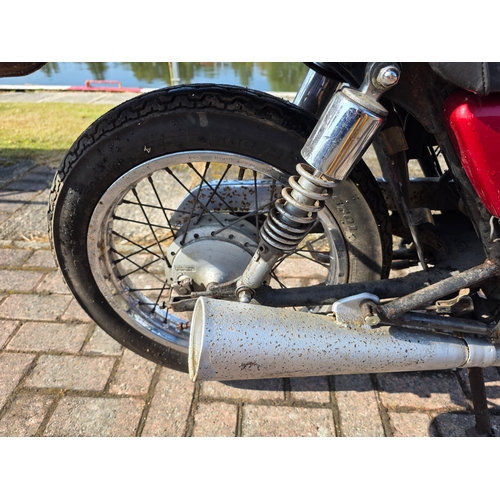 304 - 2000 Suzuki GN124, 124cc. Registration number X258 XJT. Frame number 501862. Engine number F401-4715... 