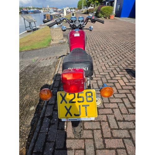 304 - 2000 Suzuki GN124, 124cc. Registration number X258 XJT. Frame number 501862. Engine number F401-4715... 