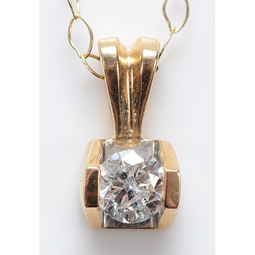 52 - A 9ct gold brilliant cut diamond pendant on a chain, approximately 0.33ct, 1.1g