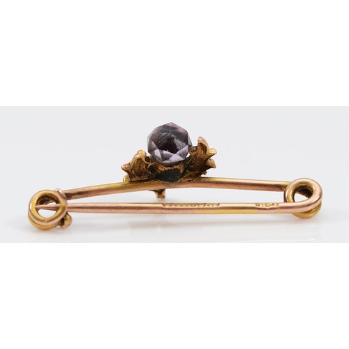 55 - An Edwardian 9ct gold thistle bar brooch, Chester 1903, 30mm, 1.4g