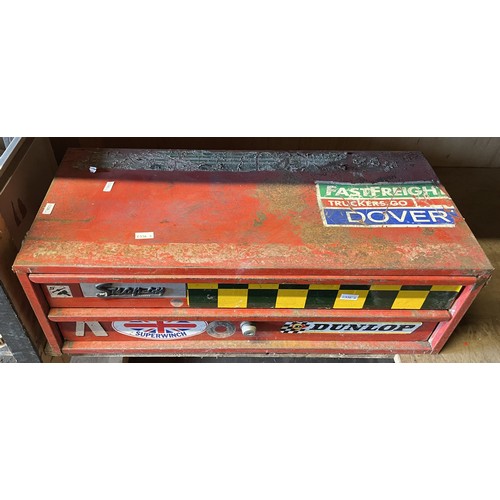 Lot 32        