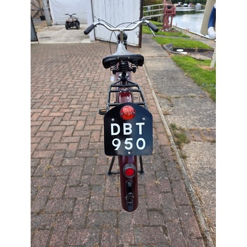 306 - 1946 Norman Autocycle, 98cc. Registration number DBT 950 (non transferrable). Frame number R512 (not... 