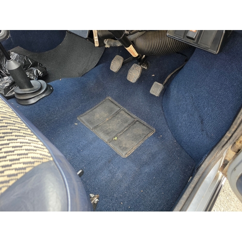258 - 1986 Mini City E, 998cc. Registration number D853 UJM. VIN number SAXXL2S1020324519. Engine number 9... 