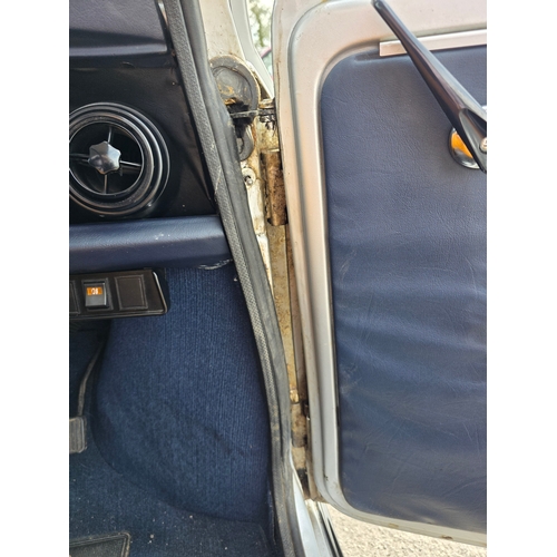 258 - 1986 Mini City E, 998cc. Registration number D853 UJM. VIN number SAXXL2S1020324519. Engine number 9... 