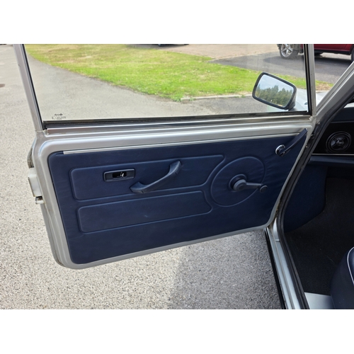 258 - 1986 Mini City E, 998cc. Registration number D853 UJM. VIN number SAXXL2S1020324519. Engine number 9... 