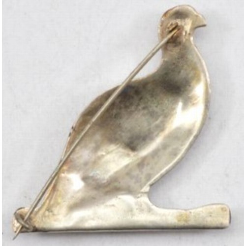 32 - A brooch in the form of a grouse, 45mm x 45mm