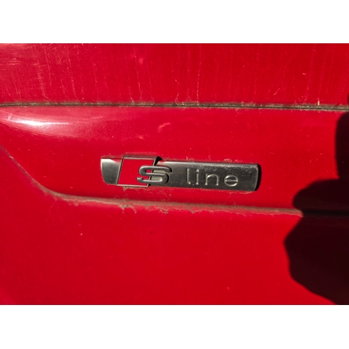 255 - 2009 Audi A4 S line, special edition TDi Convertible, 1986cc. Registration number DN09 XEX. VIN numb... 