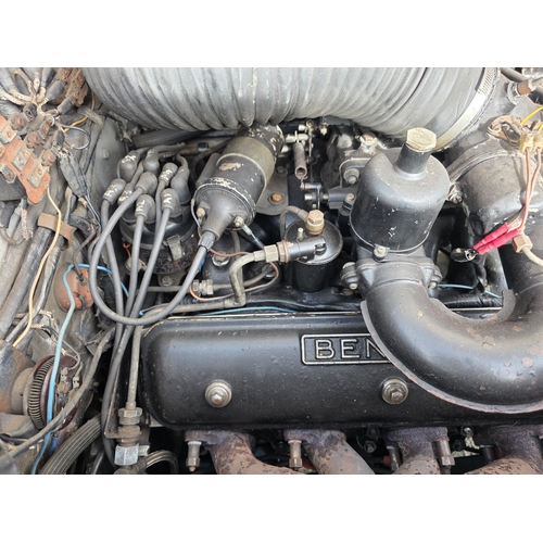 257 - 1961 Bentley S II/III, 6230cc. Registration number 556 XVM, )non transferrable). Chassis number B41 ... 