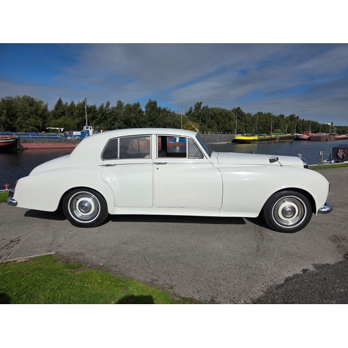 257 - 1961 Bentley S II/III, 6230cc. Registration number 556 XVM, )non transferrable). Chassis number B41 ... 