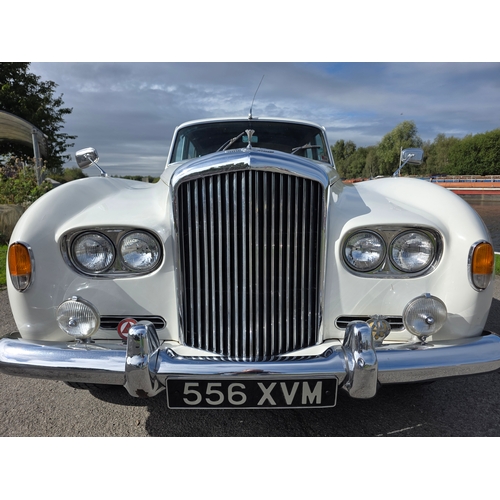 257 - 1961 Bentley S II/III, 6230cc. Registration number 556 XVM, )non transferrable). Chassis number B41 ... 