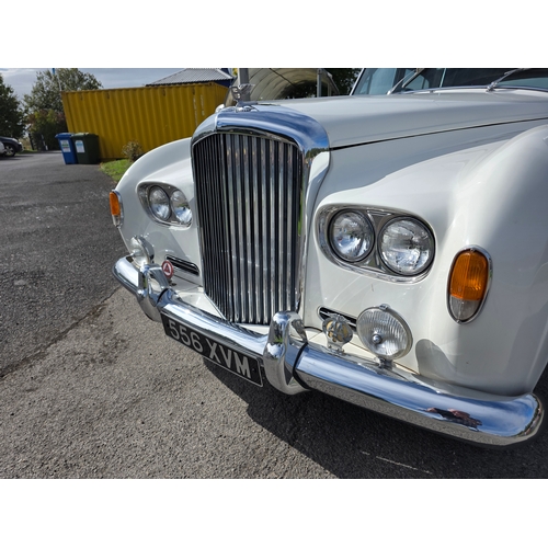 257 - 1961 Bentley S II/III, 6230cc. Registration number 556 XVM, )non transferrable). Chassis number B41 ... 
