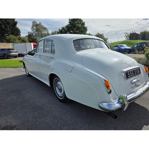 257 - 1961 Bentley S II/III, 6230cc. Registration number 556 XVM, )non transferrable). Chassis number B41 ... 