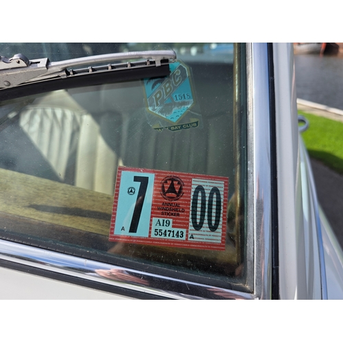 257 - 1961 Bentley S II/III, 6230cc. Registration number 556 XVM, )non transferrable). Chassis number B41 ... 