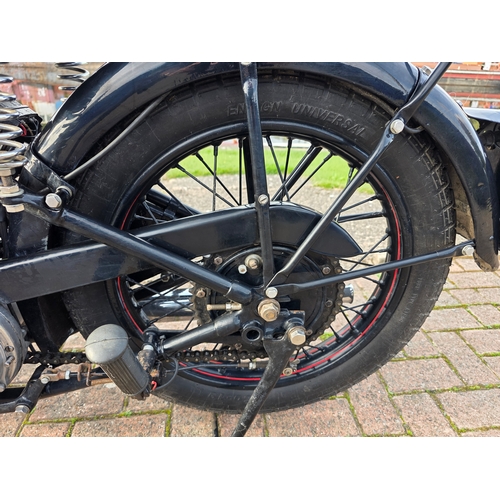 318 - 1937 Ariel Red Hunter, 500cc. Registration number EUM 21 (non transferrable). Frame number XF 9395. ... 