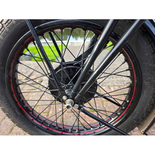 318 - 1937 Ariel Red Hunter, 500cc. Registration number EUM 21 (non transferrable). Frame number XF 9395. ... 