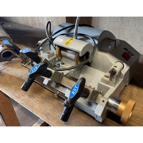 14 - An RST key cutting machine, mode No. TM800, 240V, fitted with 13A plug.
