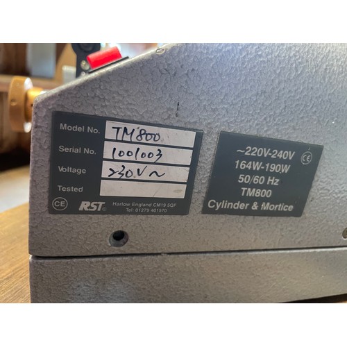 14 - An RST key cutting machine, mode No. TM800, 240V, fitted with 13A plug.