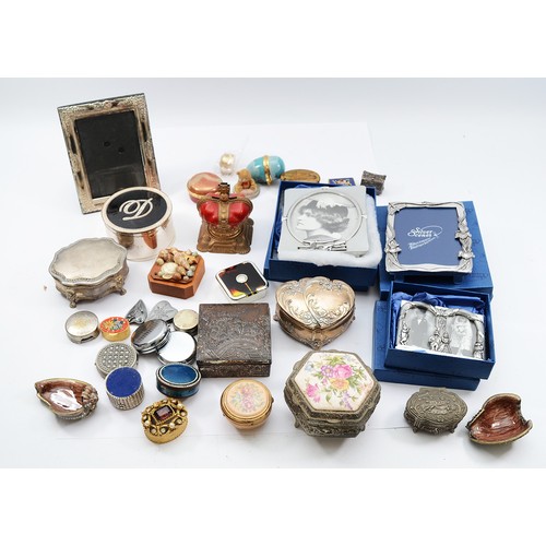 46 - A collection of various trinkets and cabinet pieces, including pill boxes, plated Jewellery caskets,... 