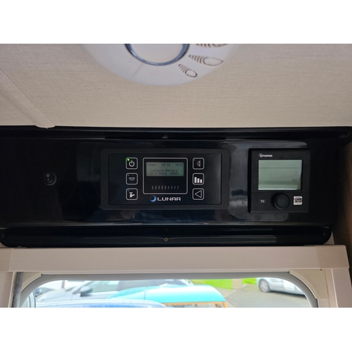 251 - 2018 Luna Ultima 544 caravan. Chassis number SGLS 000LUJ1039558.Sold with the service book, manuals,... 