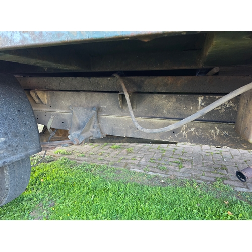 254 - 2001 Ford Transit flat bed twin axle truck, 2496cc diesel. Registration number Y541 JWR. VIN number ... 