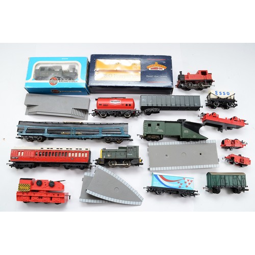 A box of railway models to include mostly 00 gauge, which consist of ...