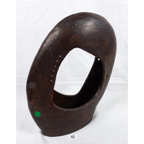 42 - UNSIGNED ABSTRACT STUDIO POTTERY SCULPTURE