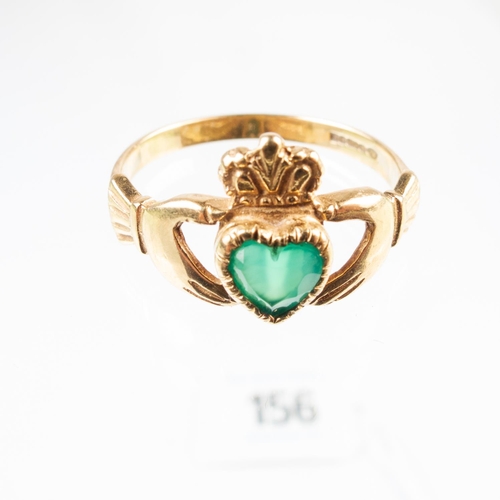 156 - 9CT GOLD & EMERALD CLADDAGH RING 2.2g SIZE P