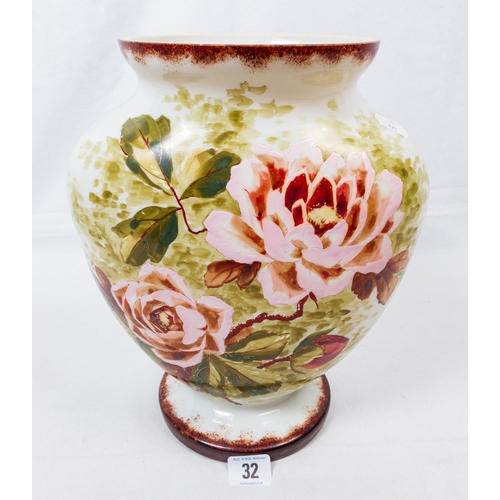 32 - VICT' OPAQUE GLASS PAINTED VASE