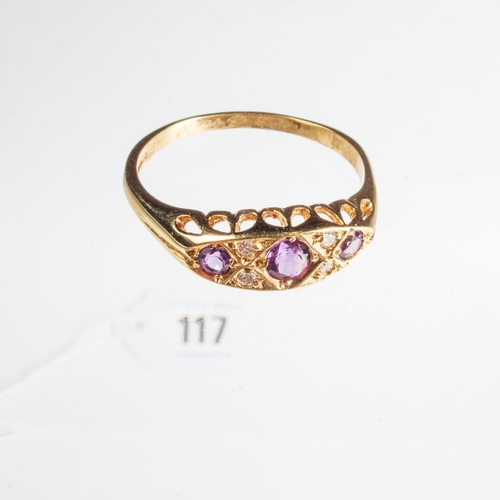 117 - 9CT GOLD AMETHYST & DIAMOND RING 2.6G SIZE T