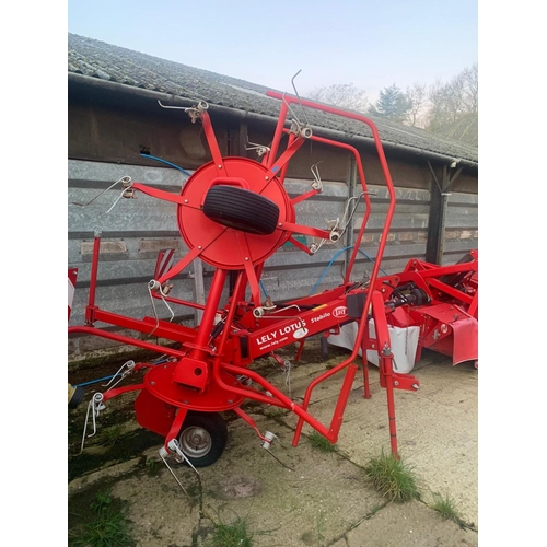 18 - LELY STABILO 600 4 ROW TEDDER