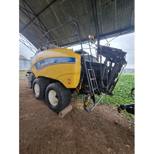 21 - NEW HOLLAND 1290 BALER