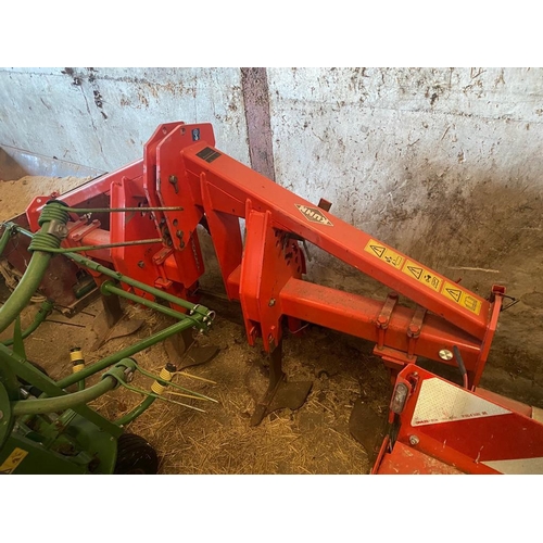 6 - KUHN DC301 4 LEG SUBSOILER