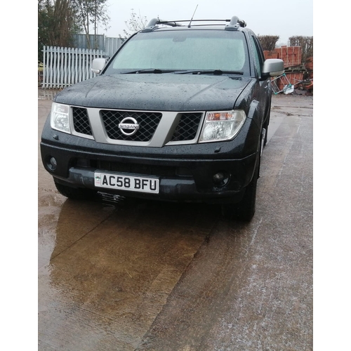 27 - NISSAN NAVARA 2.5 PLATINUM
100,500 MILES APPROX, TOW BAR, ROOF RAILS, MOT 10.6.2023