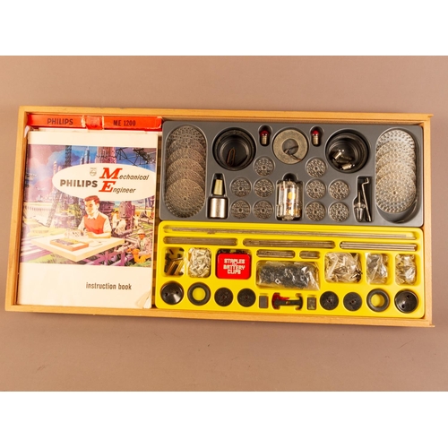 322 - VINTAGE CASED PHILIPS MECHANICAL ENGINEER SET