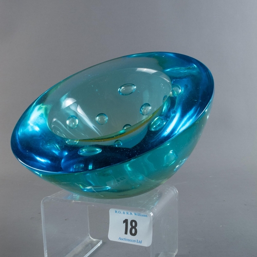 18 - ART GLASS BUBBLE INCLUSION BOWL