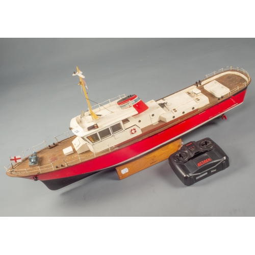 230 - REMOTE CONTROL BOAT MODEL 90CM