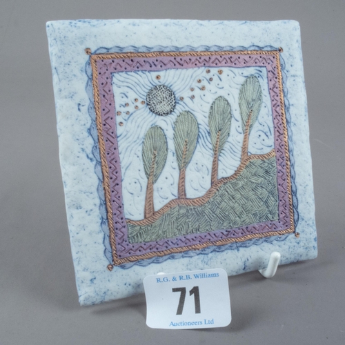 71 - JENNIFER COLQUITT STUDIO POTTERY TILE