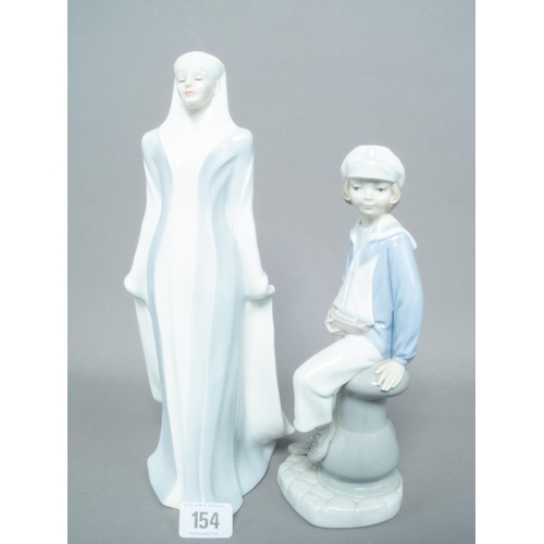 154 - LLADRO BOY & DOULTON FIGURINE