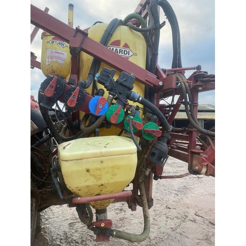 190 - HARDI MEGA 18 METER SPRAYER