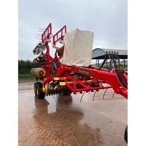 111 - VADERSTAD CARRIER 650
2020, 6m width, Cross cutter discs, Straw Rake