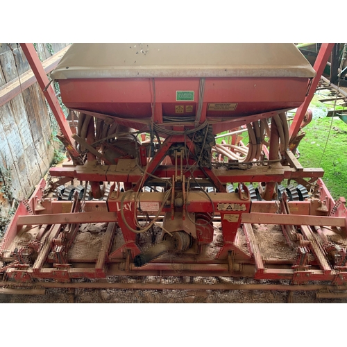 124 - LELY 3M POWER HARROW DRILL COMBINATION WITH ACCORD DISC DRILL
Tramlining Bout Markers, Pre emergence... 