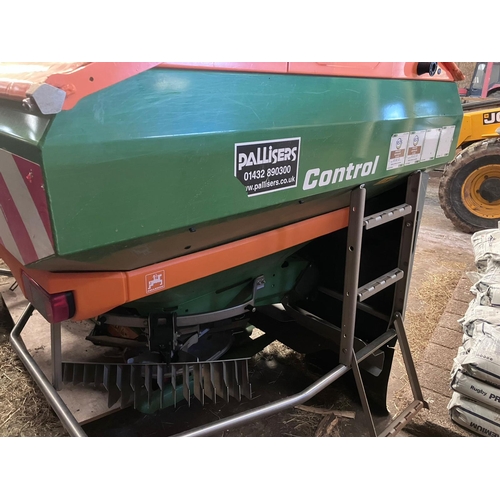 108A - AMAZONE FERTILISER SPREADER ZA-V 270
2019, variable rate, electric control, headland management, con... 