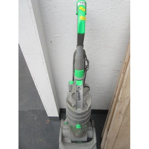 199 - Dyson DC04