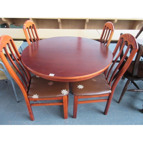 202 - Pedestal Table + 4 Chairs