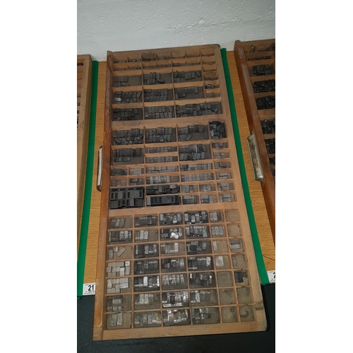 21 - Wooden Printers Tray + Contents