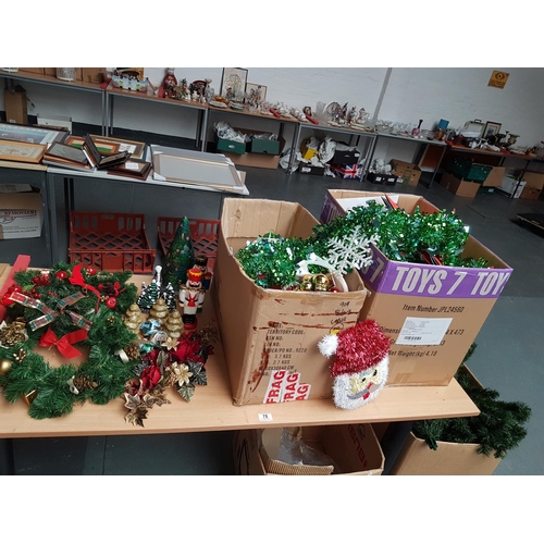 78 - Large quantity of Christmas decorations